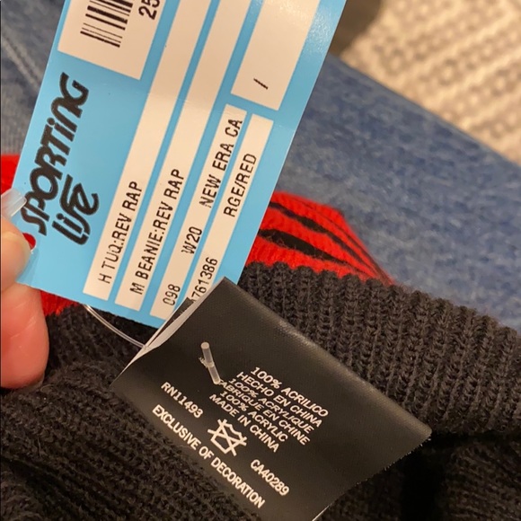 Raptors Kids Beanie *Reversible*! 🏀 NWT! - Picture 6 of 6